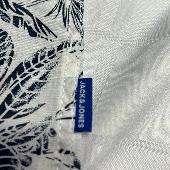 Jack&Jones Tropical print cotton shirt , NWT, resortwear,beach ,coastal - Picture 10 of 12